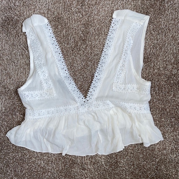 White crop top from SHEIN- never worn - Picture 1 of 1